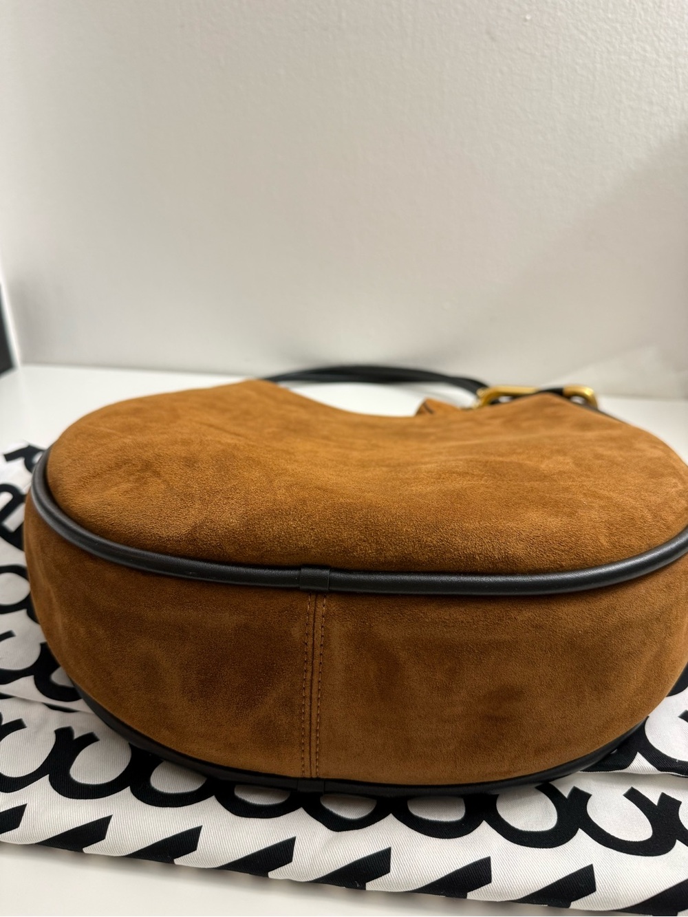MARC JACOBS
The Suede Large Dual Hobo Bag - Picture 11 of 16
